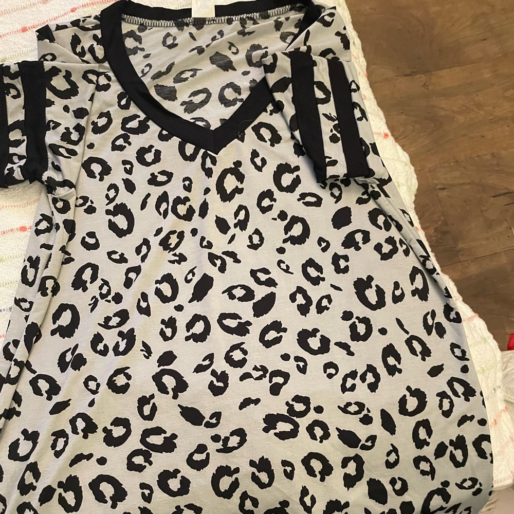 Sew In Love size small Leopard Print V Neck